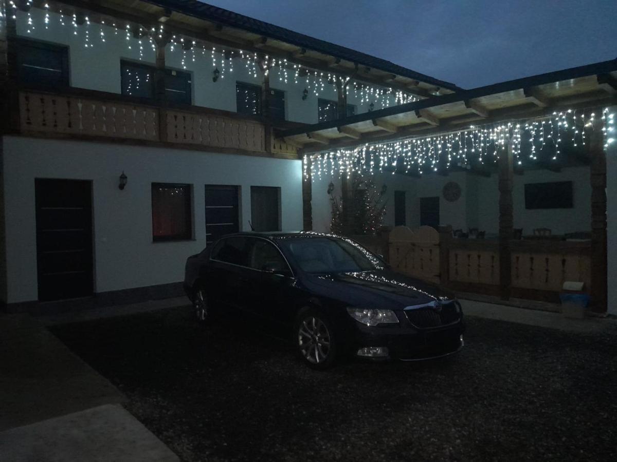 Casa De Langa Padure Hotel Sighetu Marmatiei Exterior photo
